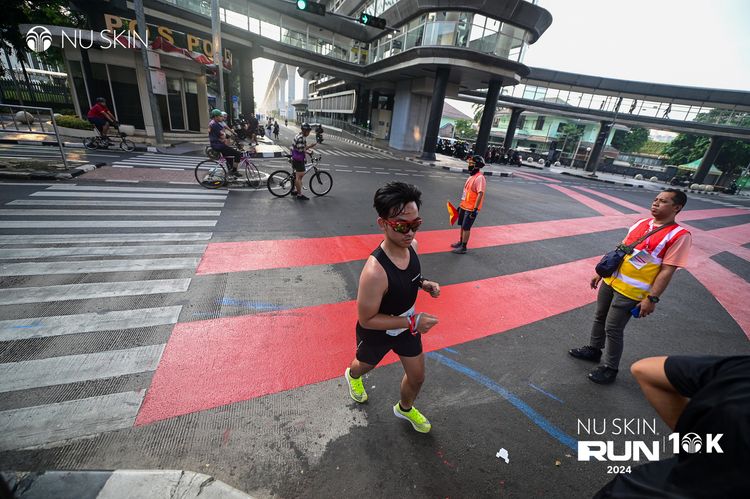 Race photo from Nu Skin Run 10K