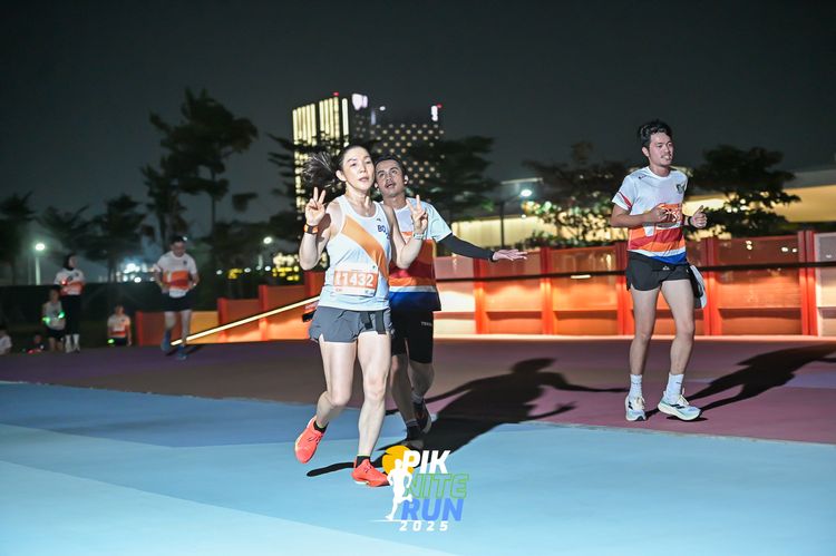 Race photo from PIK NITE RUN 2025