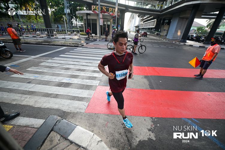 Race photo from Nu Skin Run 10K