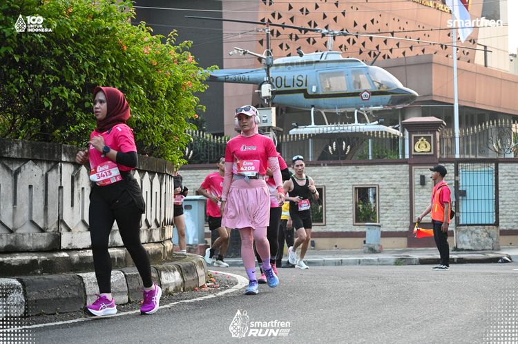 Race photo from Smartfren Run 2025 