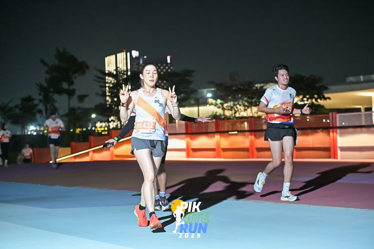 Race photo from PIK NITE RUN 2025