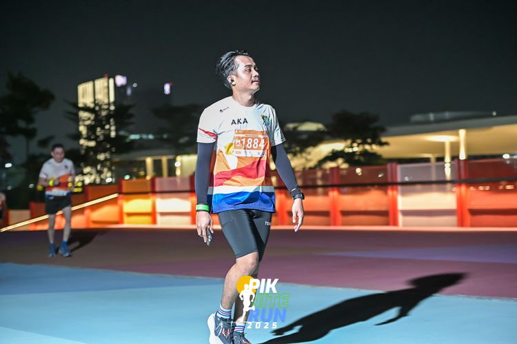 Race photo from PIK NITE RUN 2025
