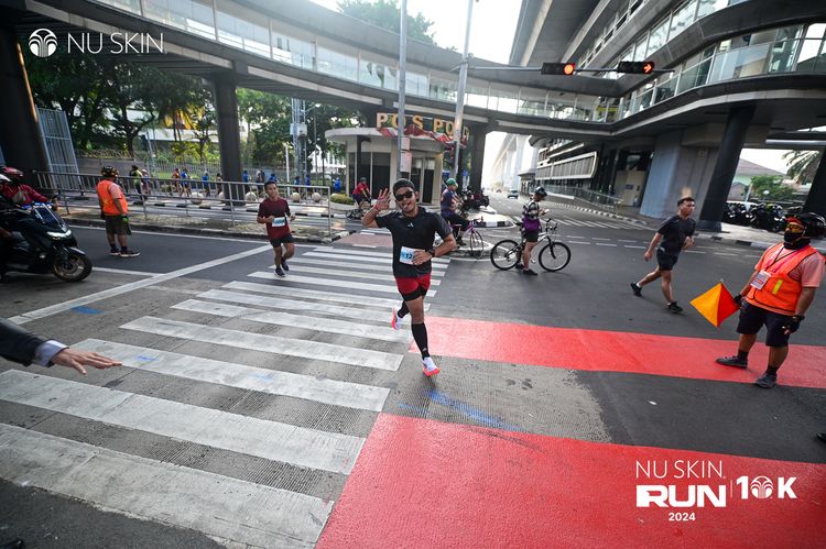 Race photo from Nu Skin Run 10K