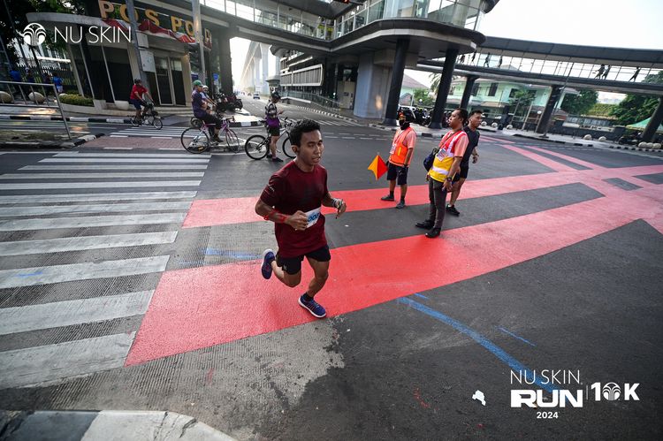 Race photo from Nu Skin Run 10K