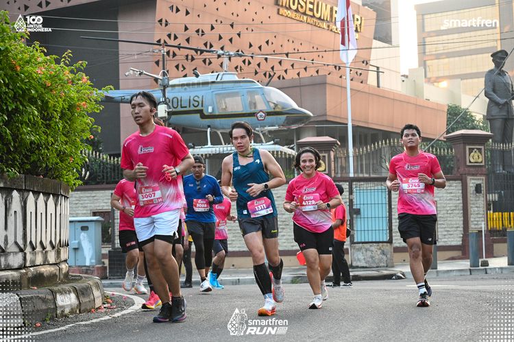 Race photo from Smartfren Run 2025 