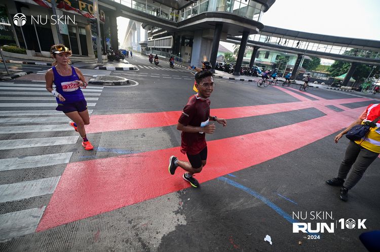 Race photo from Nu Skin Run 10K