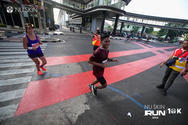 Race photo from Nu Skin Run 10K