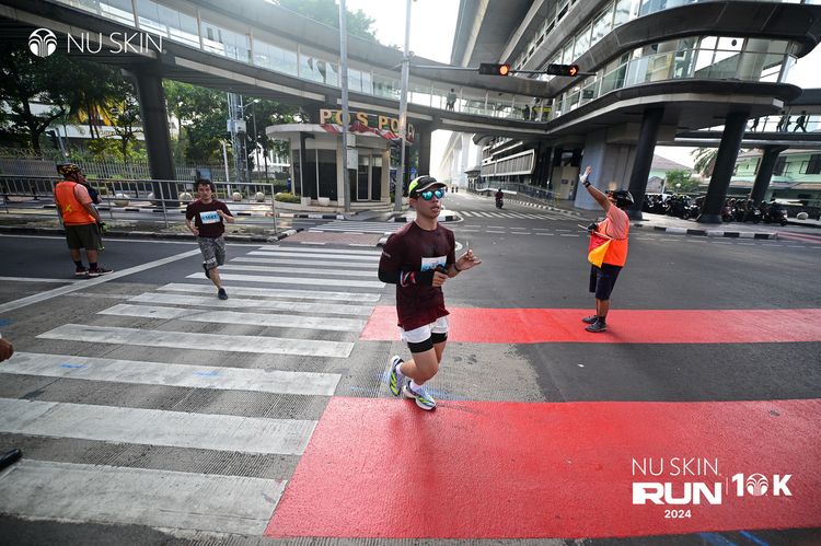 Race photo from Nu Skin Run 10K