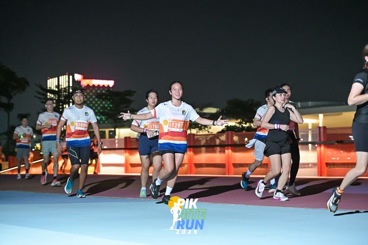 Race photo from PIK NITE RUN 2025