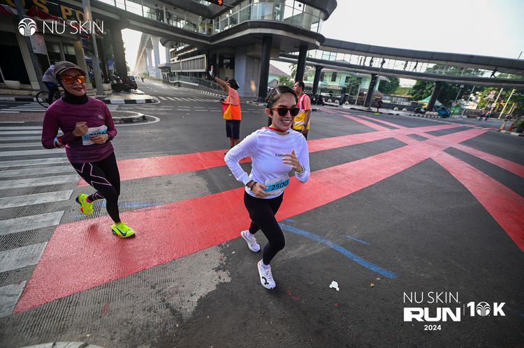 Race photo from Nu Skin Run 10K