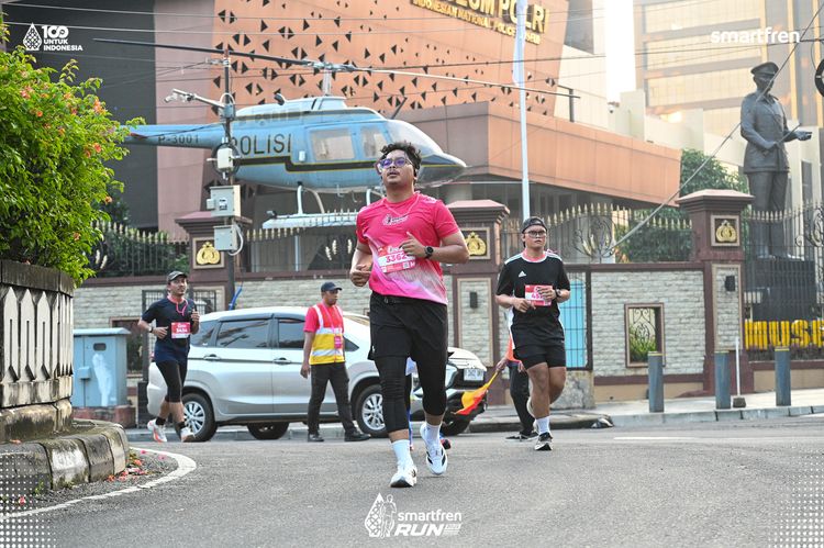 Race photo from Smartfren Run 2025 