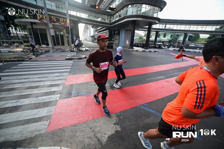 Race photo from Nu Skin Run 10K
