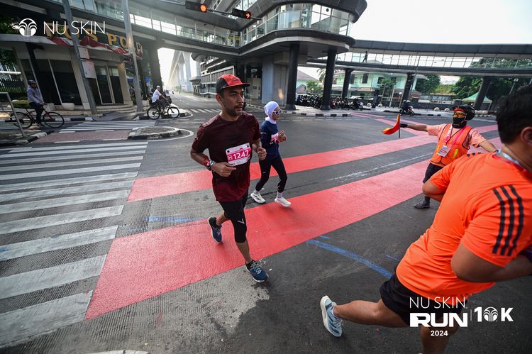 Race photo from Nu Skin Run 10K