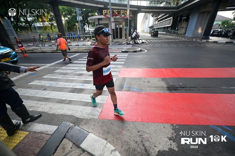 Race photo from Nu Skin Run 10K