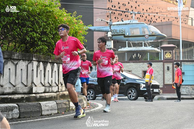 Race photo from Smartfren Run 2025 