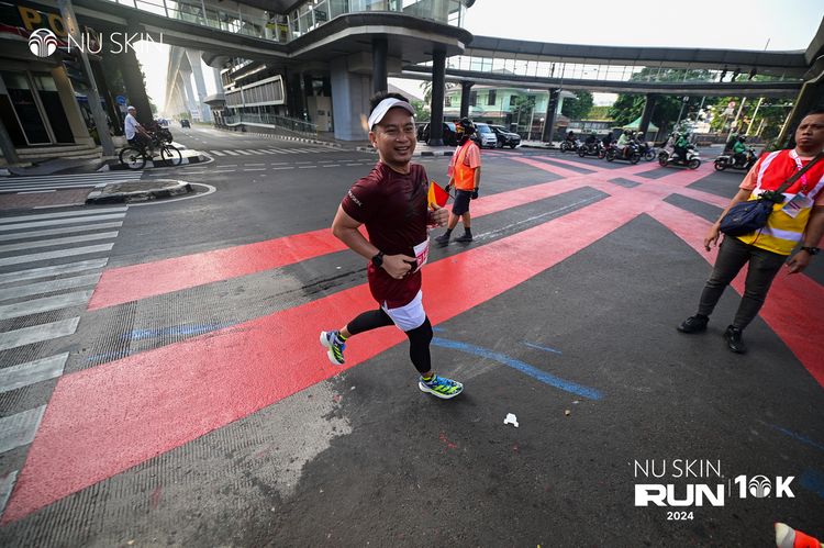Race photo from Nu Skin Run 10K