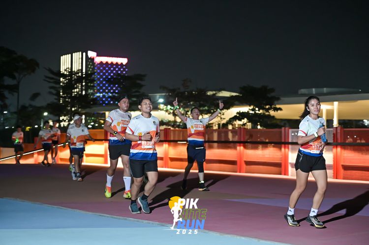 Race photo from PIK NITE RUN 2025