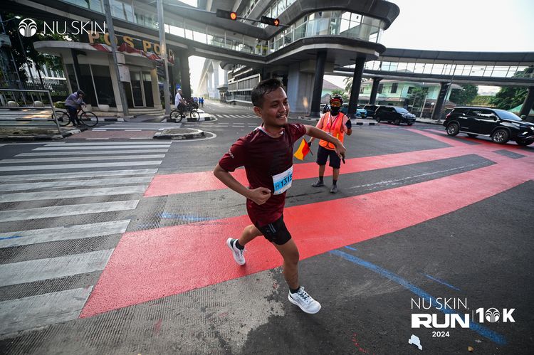 Race photo from Nu Skin Run 10K