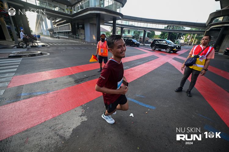Race photo from Nu Skin Run 10K