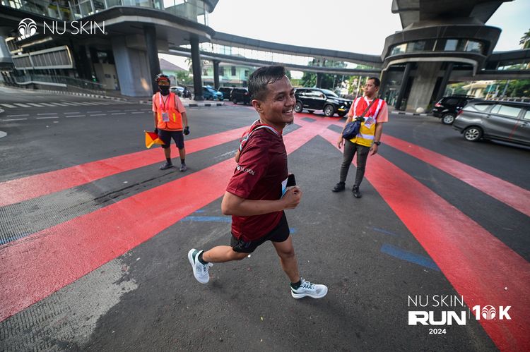 Race photo from Nu Skin Run 10K