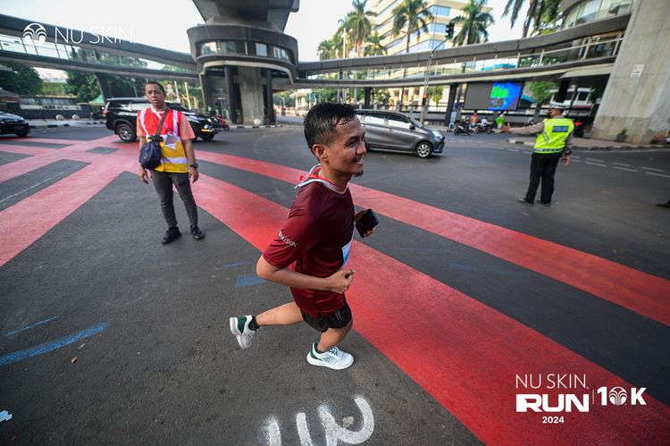 Race photo from Nu Skin Run 10K