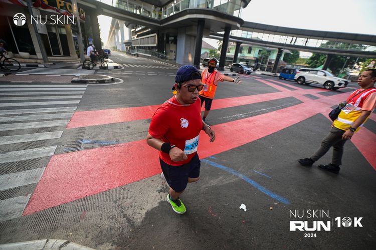 Race photo from Nu Skin Run 10K