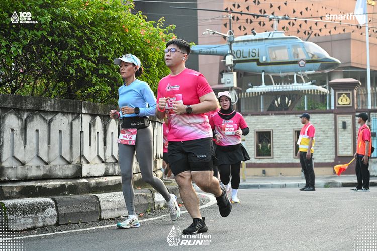 Race photo from Smartfren Run 2025 