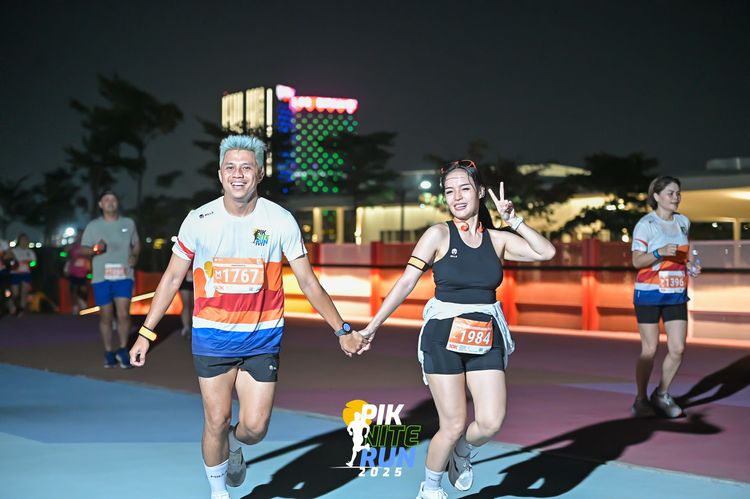 Race photo from PIK NITE RUN 2025