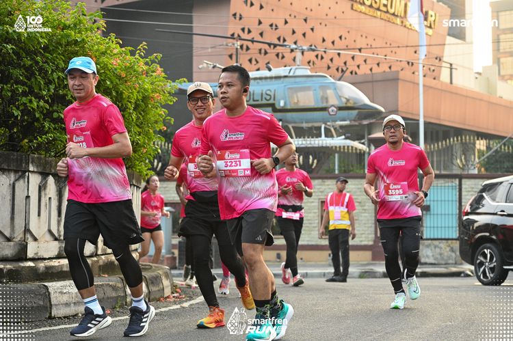 Race photo from Smartfren Run 2025 
