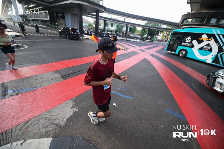 Race photo from Nu Skin Run 10K