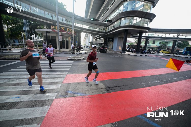 Race photo from Nu Skin Run 10K