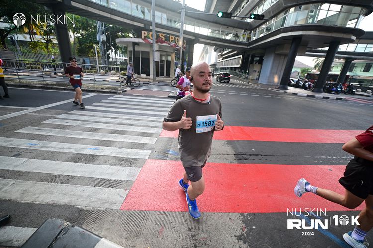 Race photo from Nu Skin Run 10K