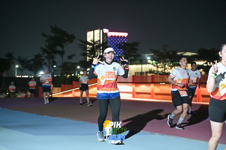 Race photo from PIK NITE RUN 2025
