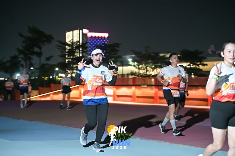 Race photo from PIK NITE RUN 2025