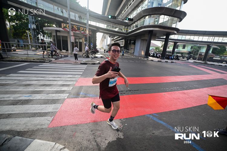 Race photo from Nu Skin Run 10K