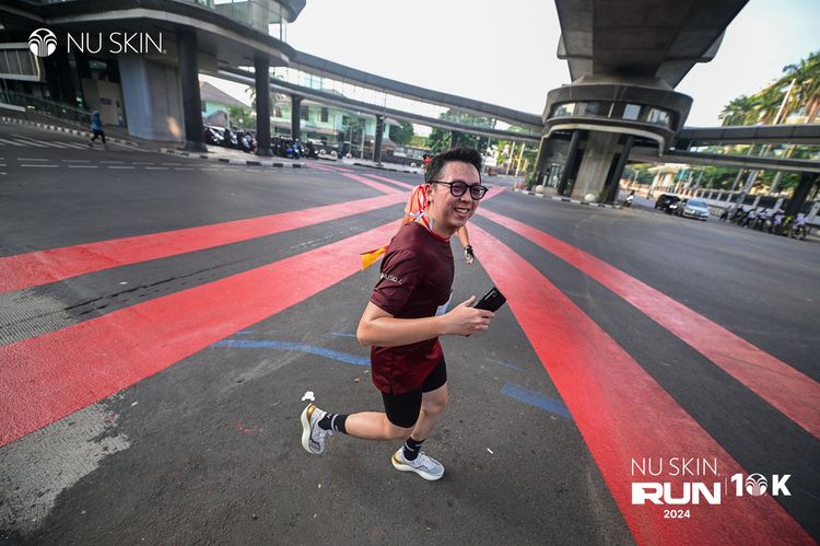 Race photo from Nu Skin Run 10K
