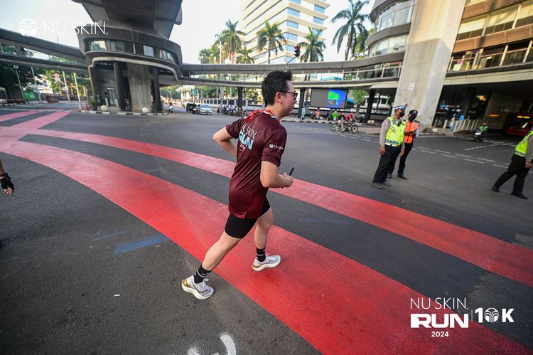 Race photo from Nu Skin Run 10K