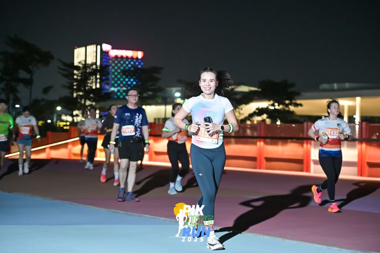 Race photo from PIK NITE RUN 2025