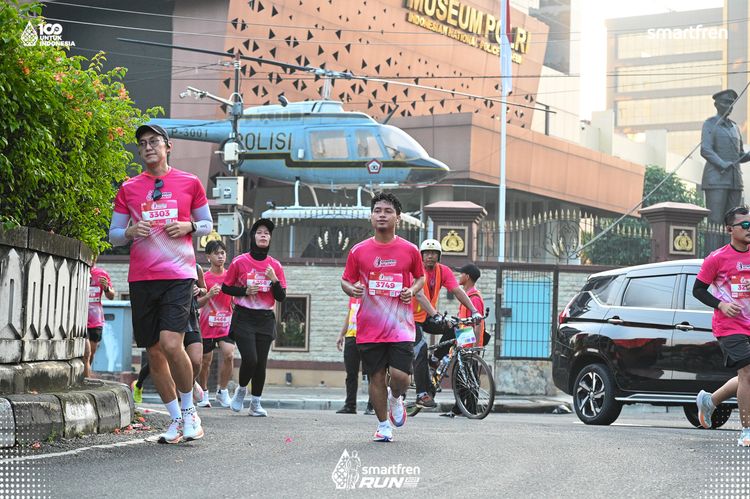Race photo from Smartfren Run 2025 