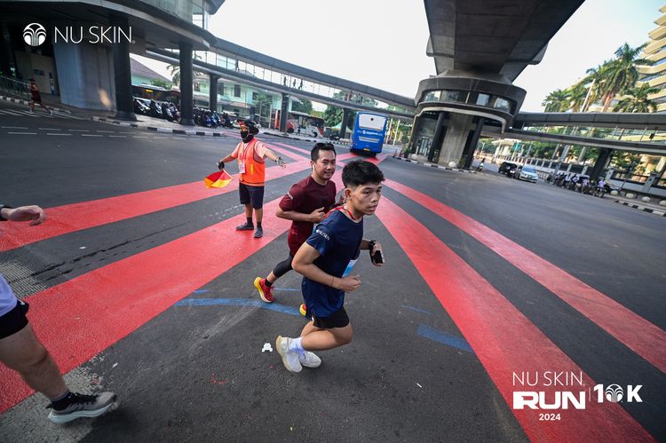 Race photo from Nu Skin Run 10K