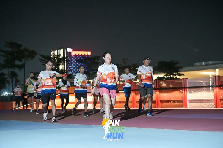 Race photo from PIK NITE RUN 2025