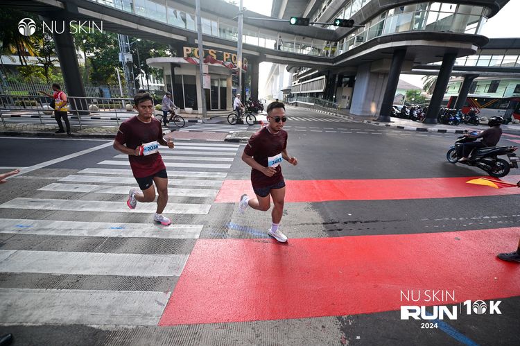 Race photo from Nu Skin Run 10K