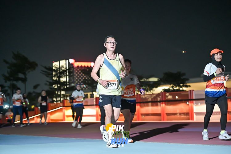 Race photo from PIK NITE RUN 2025
