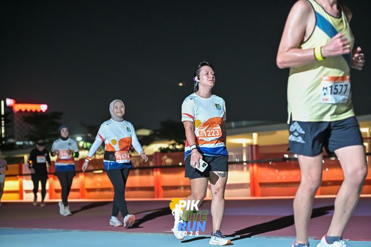 Race photo from PIK NITE RUN 2025