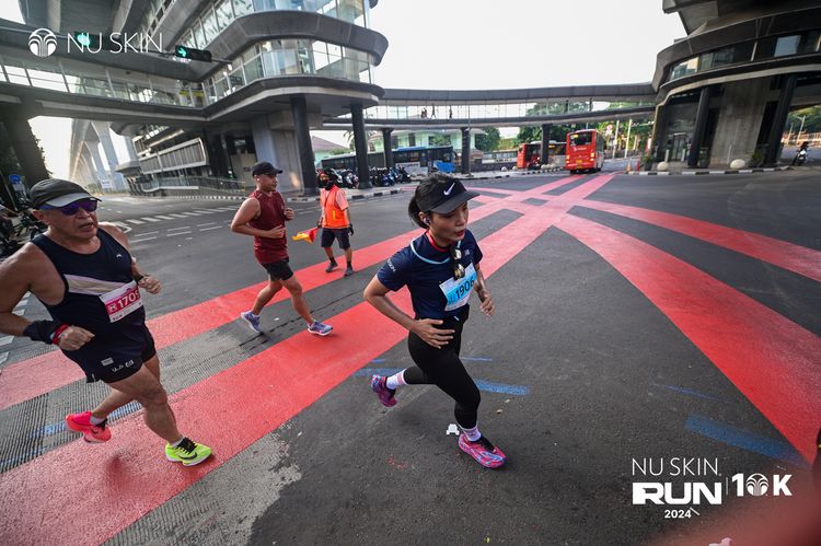 Race photo from Nu Skin Run 10K