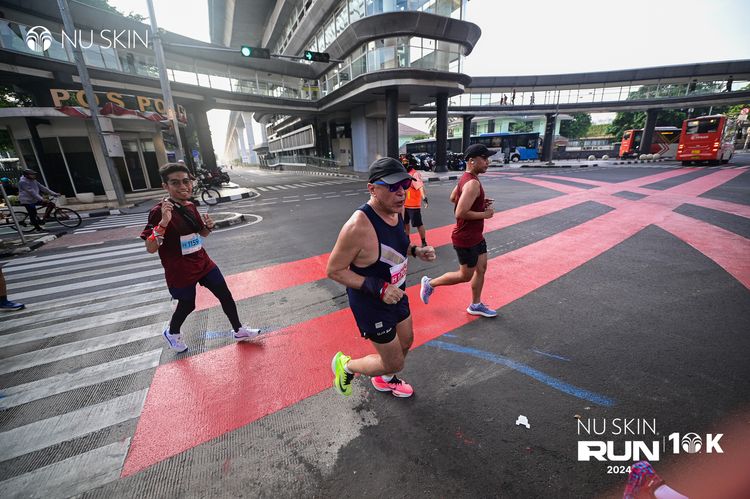 Race photo from Nu Skin Run 10K
