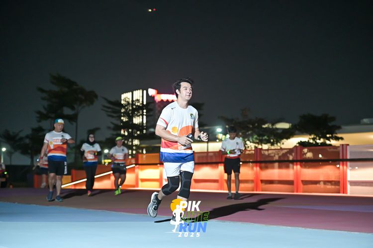 Race photo from PIK NITE RUN 2025