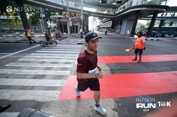 Race photo from Nu Skin Run 10K