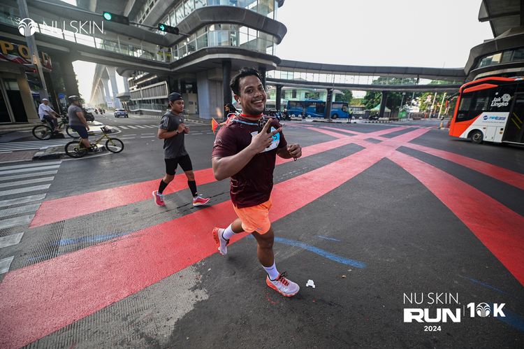 Race photo from Nu Skin Run 10K