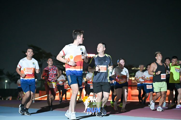 Race photo from PIK NITE RUN 2025